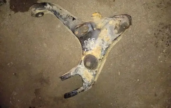 Mitsubishi L200 Front lower control arm/wishbone