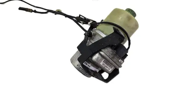 Skoda Fabia Mk2 (5J) Power steering pump 6R0423156A