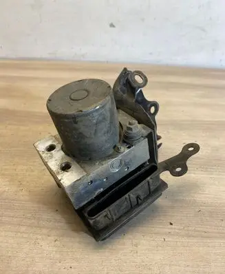 Toyota Avensis T270 ABS Pump 0265251490 4454005100