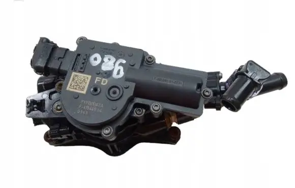 Mazda 3 Thermostat housing PYFD1516ZA