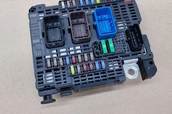 Citroen DS4 BSM Control unit 9807428080