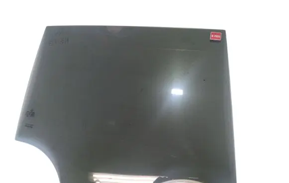 Rear door window glass