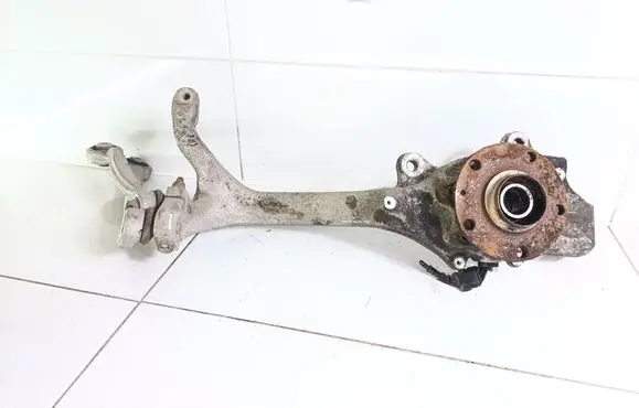 Audi A8 S8 D3 4E Front wheel hub spindle knuckle 4E0257M