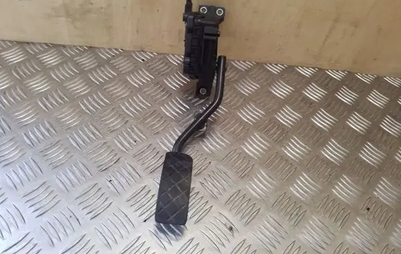 Audi A2 Accelerator throttle pedal 6PV00777017 8Z2721523D