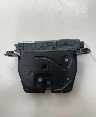 Loading door lock