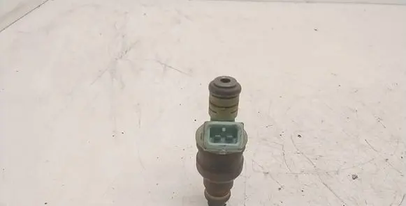 BMW 5 E39 Fuel injector 0280150415