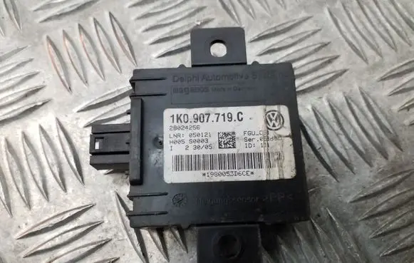 Volkswagen Golf V Alarm control unit/module 1K0907719C
