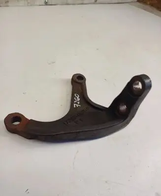 Toyota Avensis T250 Engine mounting bracket 172930G010 2313