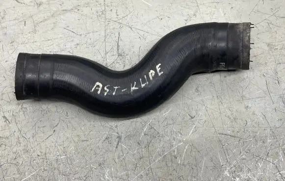 Opel Astra H Intercooler hose/pipe 55557037