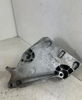 Volkswagen Polo V 6R Engine mounting bracket 03L199207A