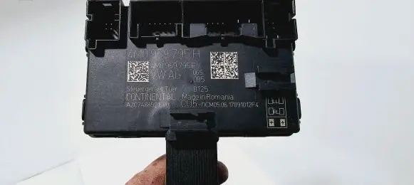 Audi Q7 4M Door control unit/module 4M0959795H 4M0959795F