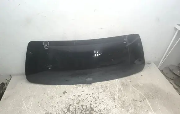 KIA Sorento Rear windscreen/windshield window 