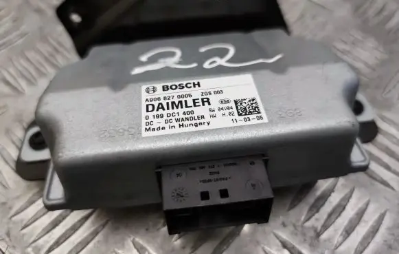 Mercedes-Benz Vito Viano W639 Voltage converter/converter module A9068270005