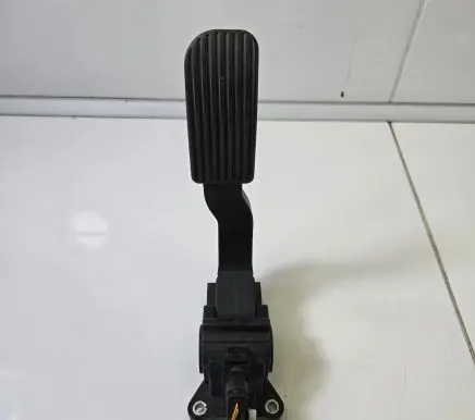 Mercedes-Benz Vito Viano W447 Accelerator throttle pedal A9073010200