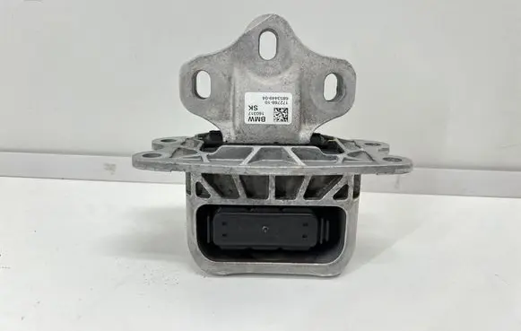 Engine mount bracket