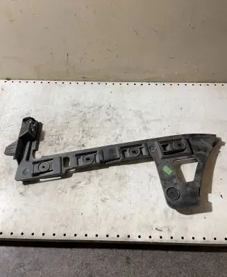 Volkswagen PASSAT B6 Front bumper mounting bracket 3C9807393