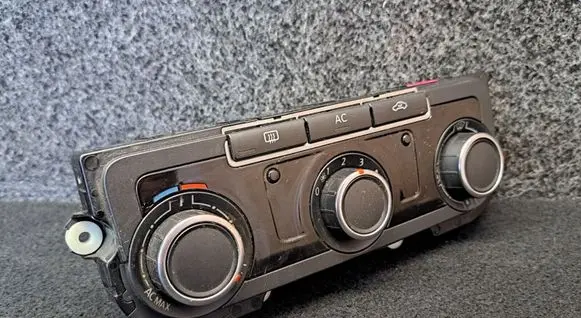Volkswagen Golf VI Climate control unit 5HB009751
