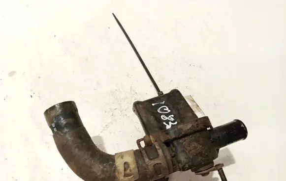 Engine coolant pipe/hose