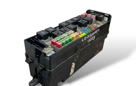 Land Rover Discovery 3 - LR3 Fuse module 04050610223N EJBM04