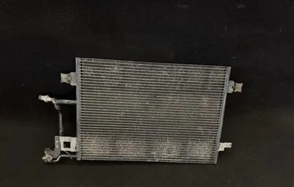Volkswagen PASSAT B5.5 A/C cooling radiator (condenser) 8D0260401G