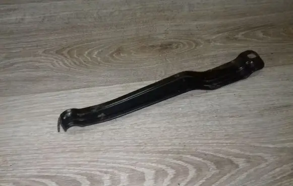Volvo V70 Battery bracket 30667262