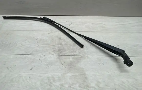 Mercedes-Benz R W251 Front wiper blade arm 24027994