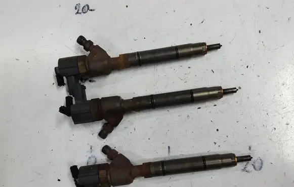 KIA Ceed Fuel injectors set 338002A900