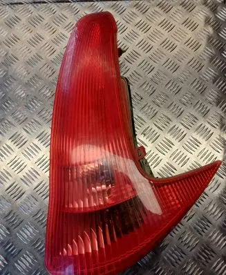 Peugeot 206 Rear/tail lights T12