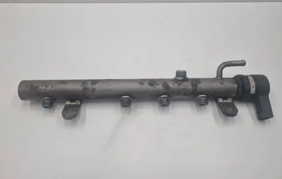 Jeep Grand Cherokee (WK) Fuel main line pipe A6420700495 0618300616