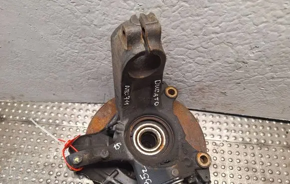 Citroen Jumper Front wheel hub spindle knuckle S14765711