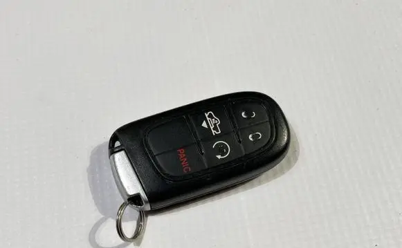 Dodge RAM 1500 DS Ignition key/card 68159657AB