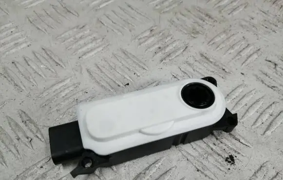Mercedes-Benz C W206 Radiator active air flap actuator T96439C 131888800060 2335260254904