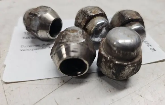 KIA Sorento Nuts/bolts 