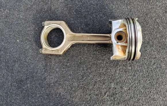 BMW 3 GT F34 Piston with connecting rod 7624408