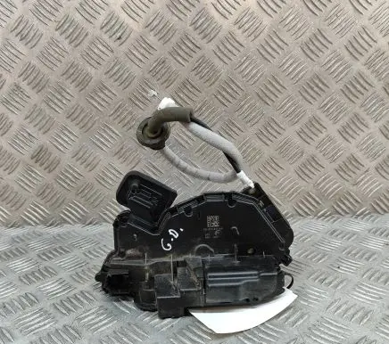 Audi A1 Front door lock 5TC837016