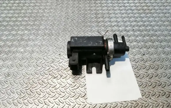 Volkswagen II LT Turbo solenoid valve 1H0906627