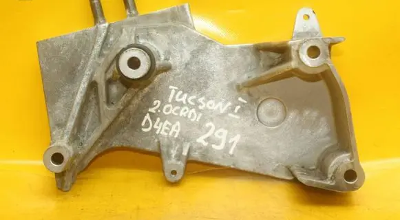 Engine mounting bracket