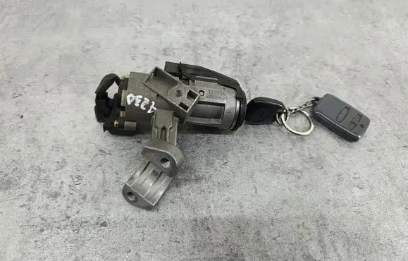 Toyota Corolla E120 E130 Ignition lock