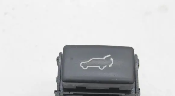 Subaru Forester SJ Tailgate/boot open switch button 