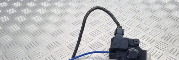 Lexus IS 220D-250-350 Fuel tank cap lock motor