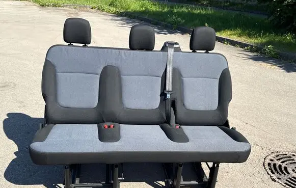 Renault Trafic III (X82) Third row seats