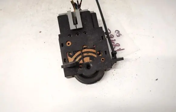 Headlight level height control switch