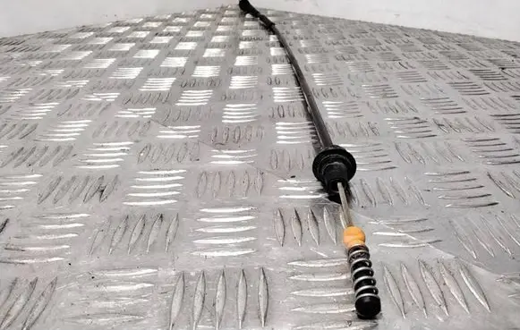 Volkswagen Golf III Throttle cable 1H0721555 28179