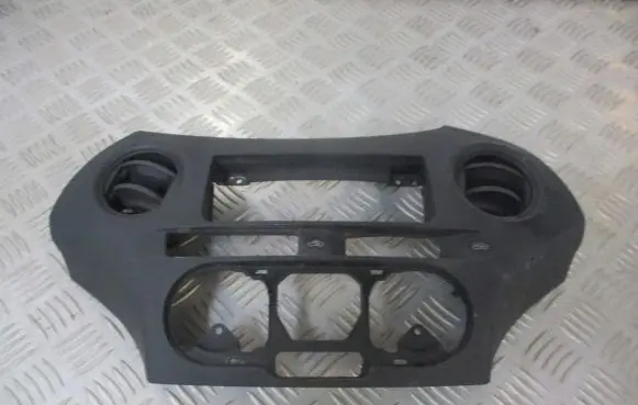 Toyota Yaris Radio/GPS head unit trim 