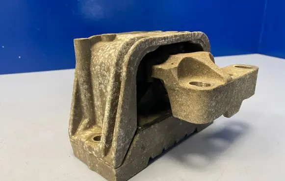 Volkswagen PASSAT B6 Engine mount bracket 1K0199262