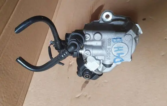Hyundai Santa Fe Fuel injection high pressure pump 33100-2F600