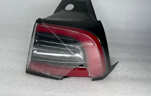 Tesla Model 3 Rear/tail lights 1077398 1077400