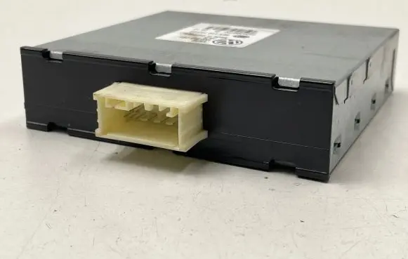 Volkswagen Tiguan Power management control unit 1K0919041 8ES01015300 0131399720