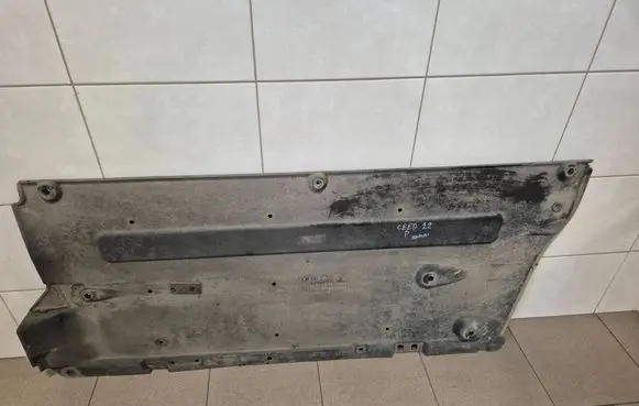 KIA Ceed Center/middle under tray cover 84145G4100
