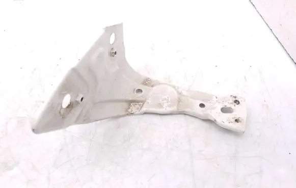 Volkswagen PASSAT B7 Fender mounting bracket 3AA821141